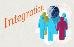 Sechs gezeichnete Menschen stehen im Kreis. Sie haben verschiedene Farben. Über Ihnen eine Weltkugel