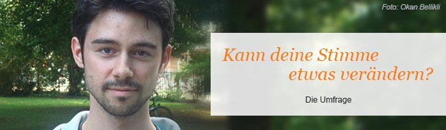 Porträt von einem jungen Studenten mit Schriftzug "Kann deine Stimme etwas verändern?"