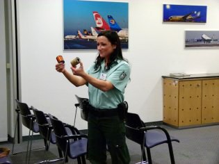 Zollobersekrtärin Oxana Richter bei einer Präsentation im Jahr 2012