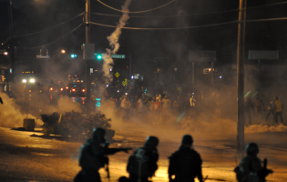 Foto: Loavesofbread, wikimedia.com (CC BY 2.0) Die Bilder mit bürgerkriegsartigen Szenen gingen in Windeseile um die Welt.