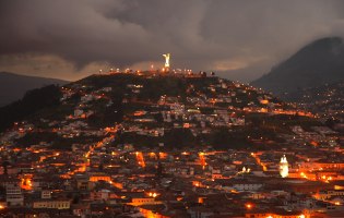 Quito bei Nacht