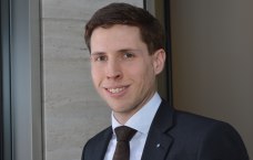 Herr Püschner im Anzug.